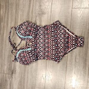 EUC Shade & Shore Aztec Women's sz 36D Swimsuit w/built-in bra adj. neck strap